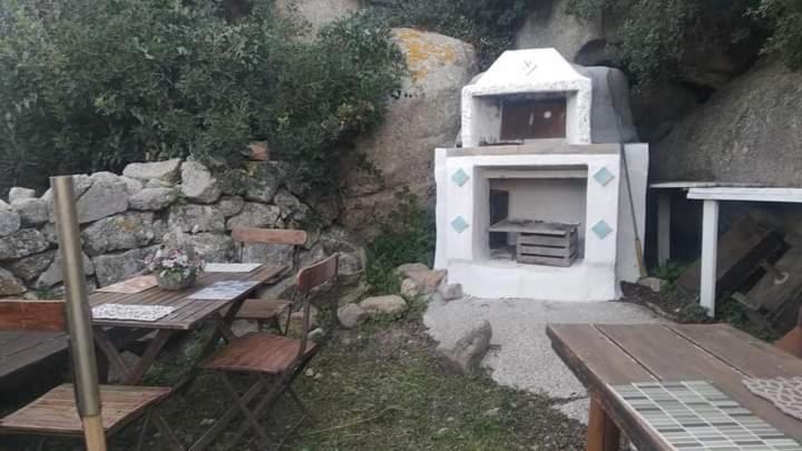 Eucaliptus Farm Retreat Vendégház Santa Teresa Gallura Kültér fotó